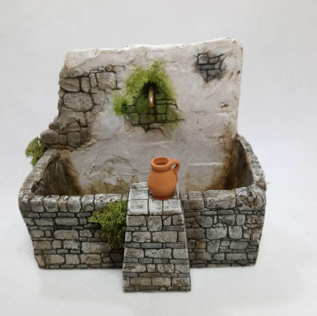 Brunnen Antik mit Steinkrug